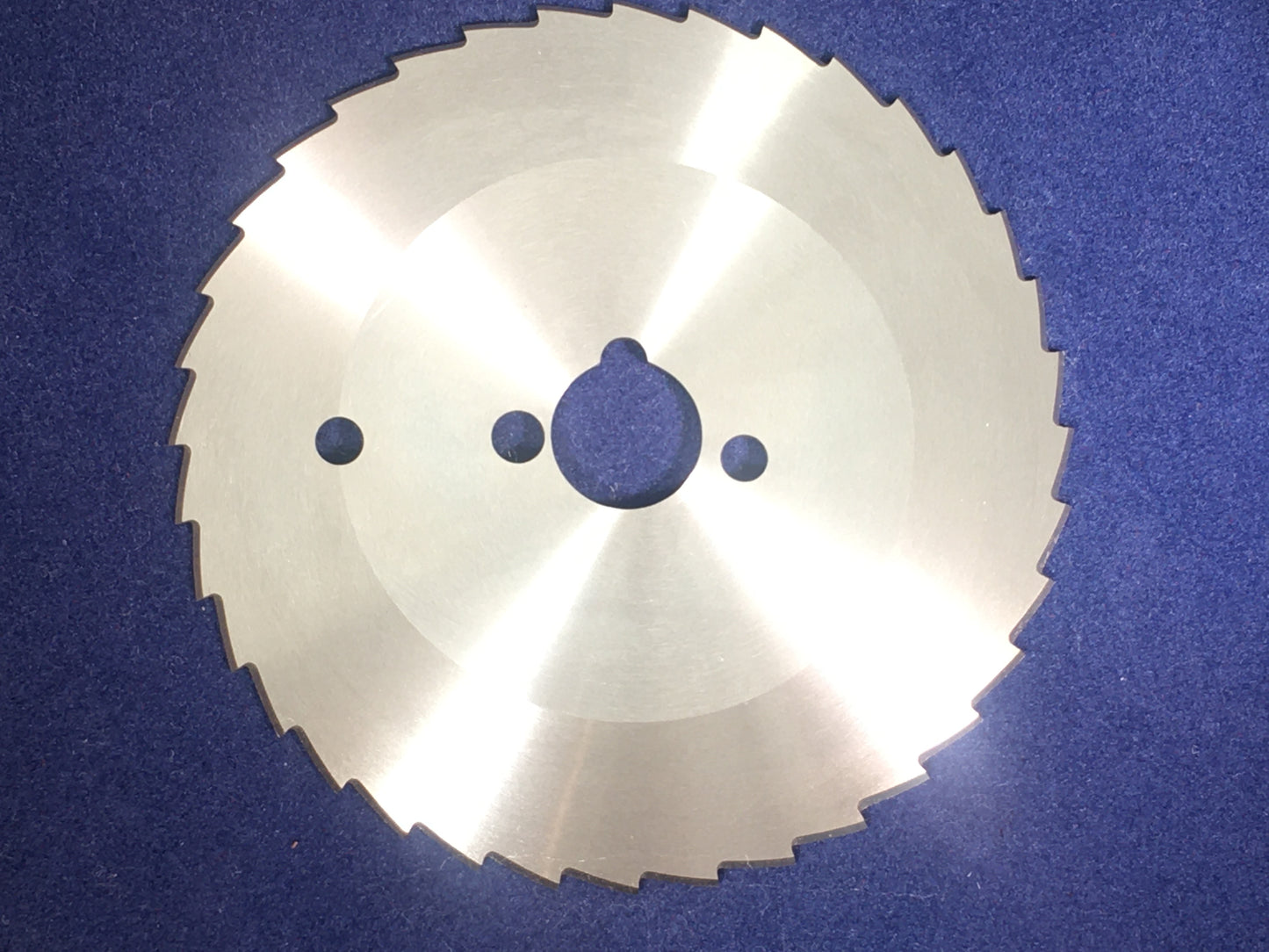 440 Ceylan / Devran Kebab Circular Slicers – 80x13x1.6mm with Single Bevel to Sharpener, 3 Pinholes, 1 Keyway, Serrated 36 Teeth