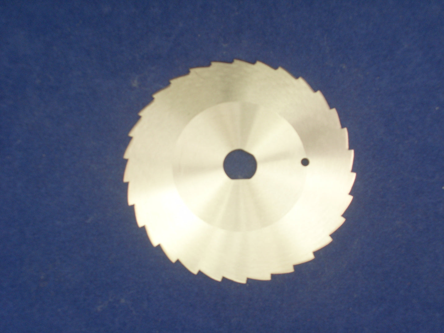 440 Dost Kebab Circular Slicers – 90x13x1.6mm with Single Bevel to Sharpener, 1 Pinhole, Serrated with 30 Teeth